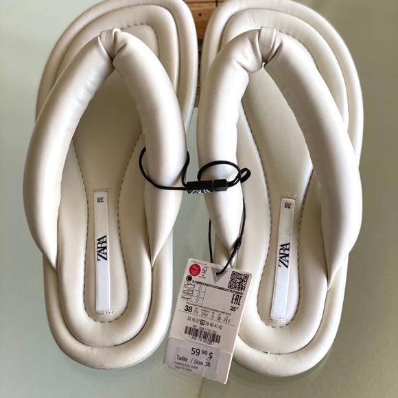 Y2K cushioned chunky platform white flip flops/ 6.5 women’s for spring summer - Picture 6 of 9